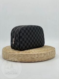 Кожаная косметичка Louis Vuitton - LV