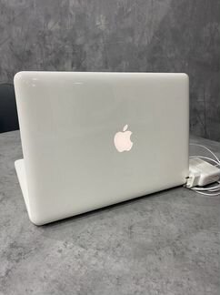Ноутбук MacBook 13 2010
