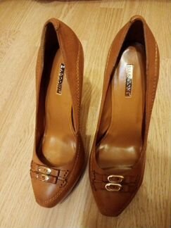 Туфли кожаные на шпильке