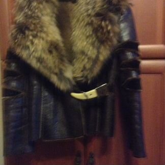 Дубленка с воротником волка