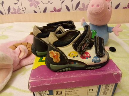 Детская обувь на мальчика в отличном состоянии