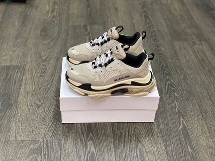 Кроссовки Balenciaga Triple S бежевые