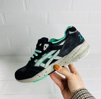 Кроссовки Asics