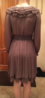 Фирменное платье с поясом Carla