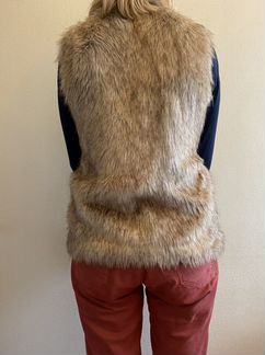 Жилет из искусственного меха