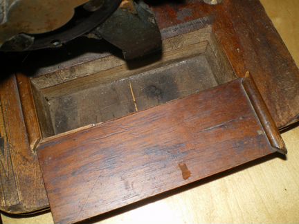 Швейная машинка singer