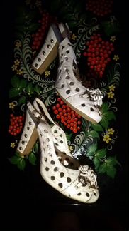 Босоножки Absent