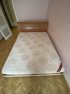 Кровать двухспальная с крутым матрацем