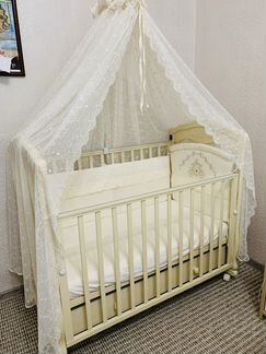 Кроватка и Комплект белья для детской кроватки