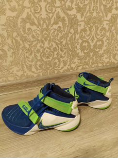 Кроссовки Nike LeBron 38,5