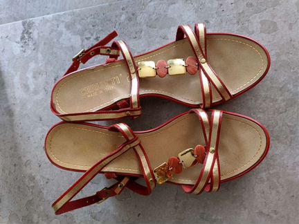 Босоножки на танкетке Италия