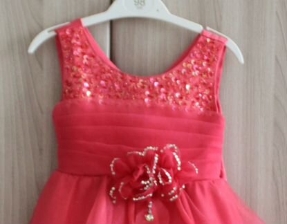 Платье нарядное