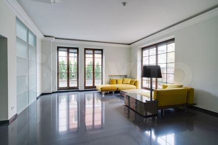 6-к квартира, 240 м², 1/5 эт.