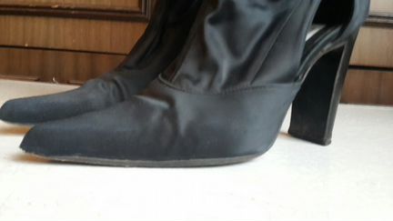 Черные атласные ботильоны полусапожки Италия 37.5