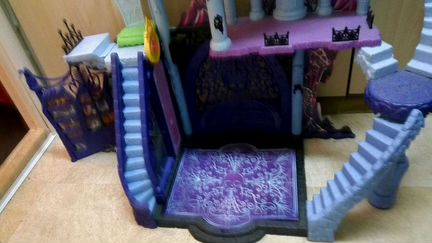 Замок монстр хай катакомбы