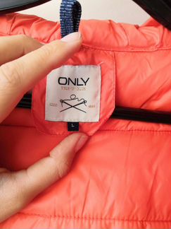 Жилетка утеплённая only